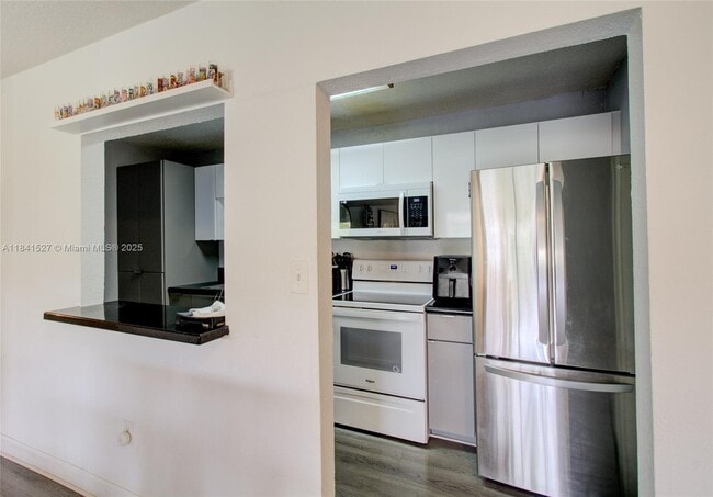 Building Photo - 4610 NW 79th Ave
