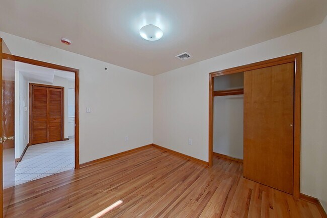 Building Photo - 55 Ferguson St