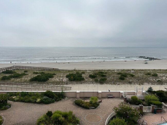 Building Photo - 830 Shore 5J