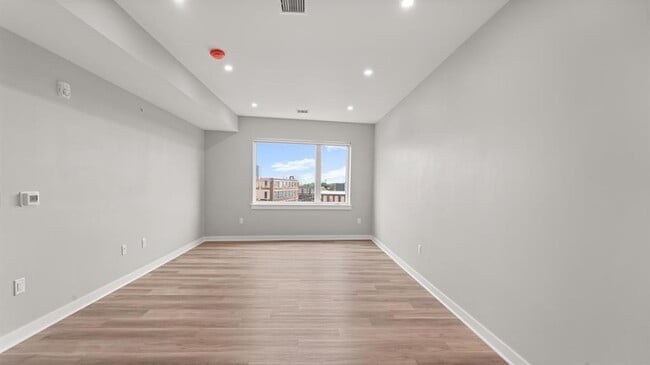 Building Photo - 475 Communipaw Ave