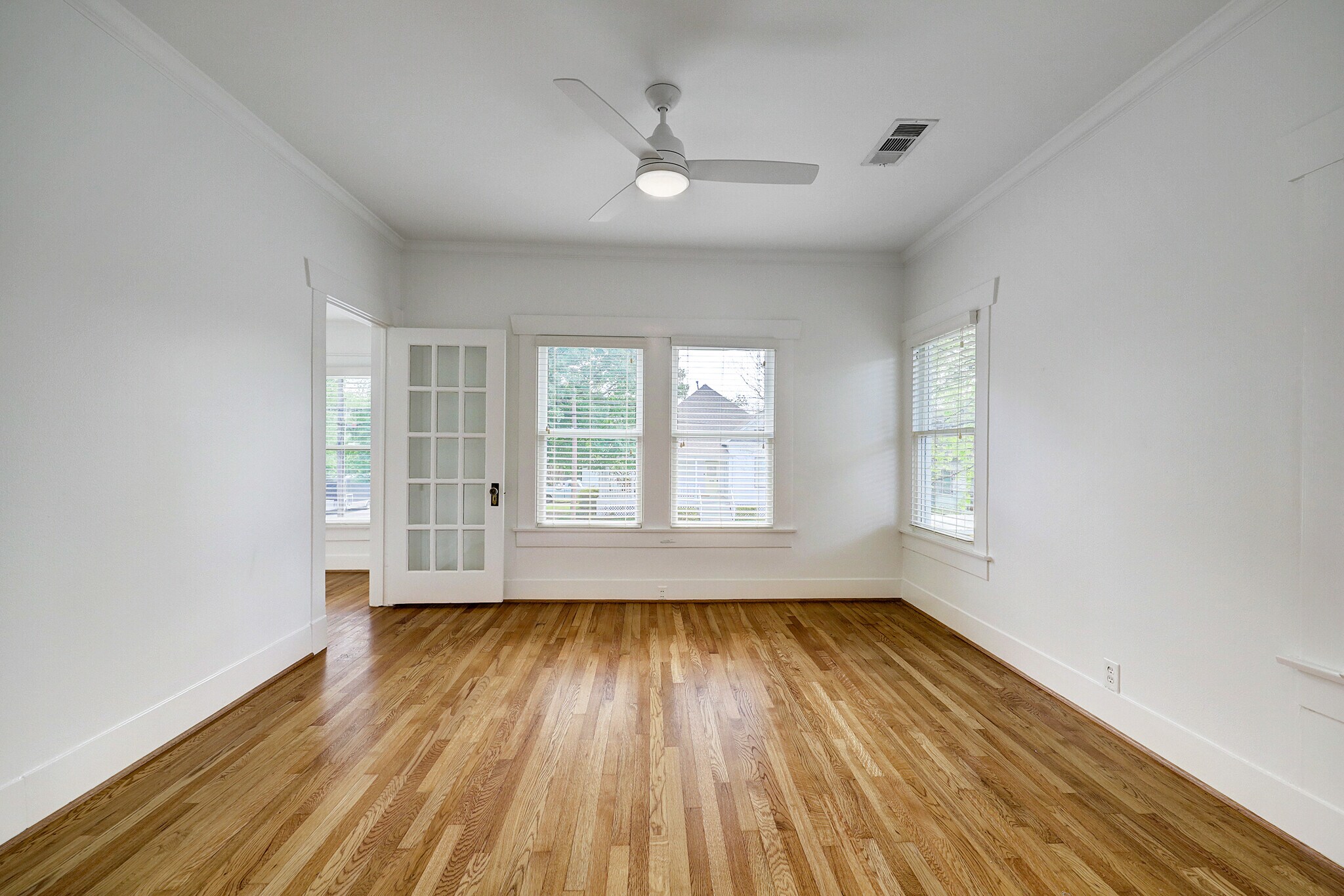 Another view of the living room. - 603 Euclid St