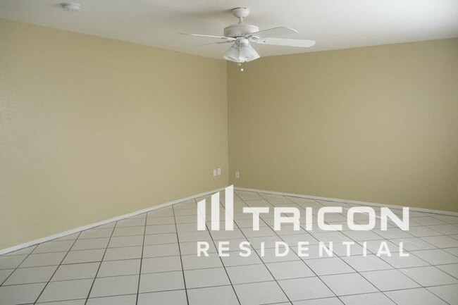 Building Photo - 7100 W Cheryl Dr
