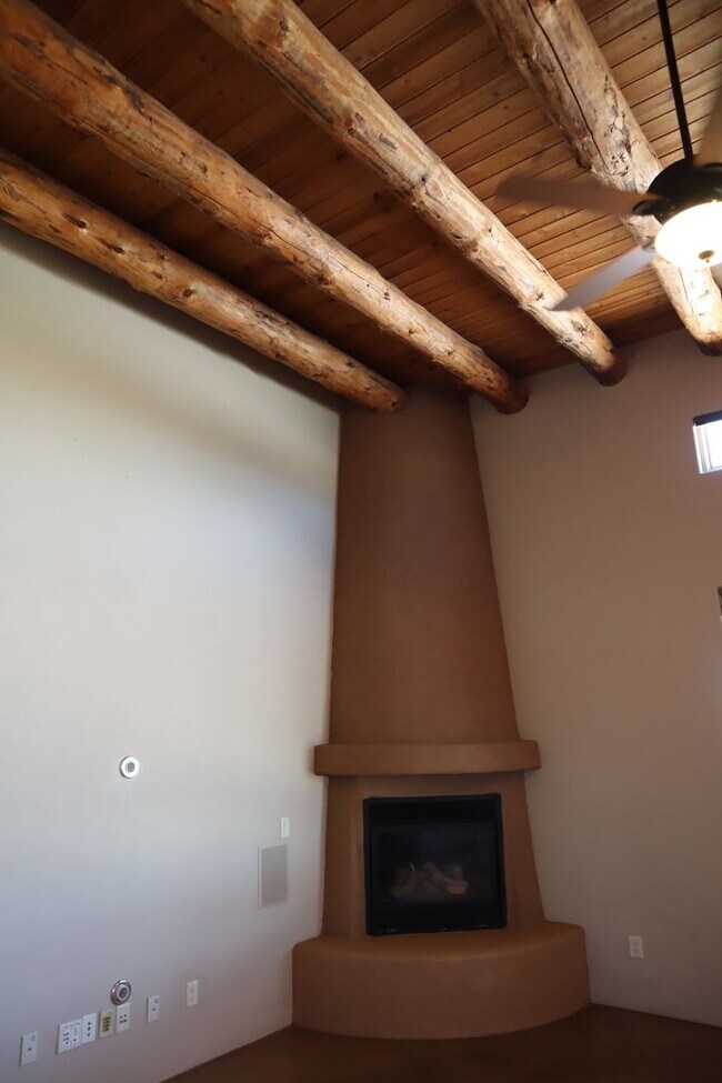 Building Photo - Your own resort! Elegant, Exclusive & Exquisite.