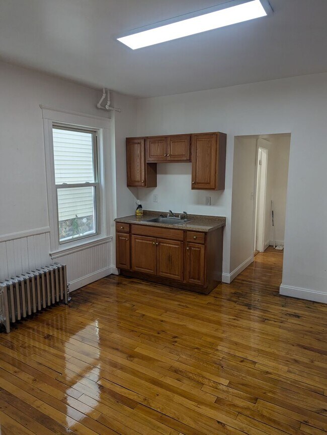 Building Photo - 545 Revere St