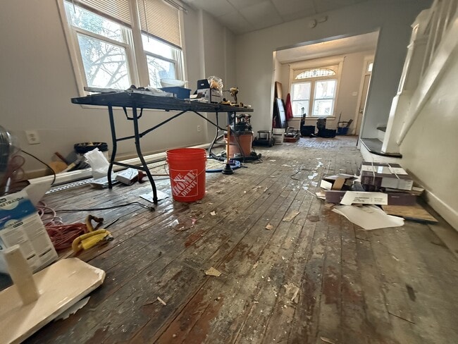 Building Photo - 1320 Chase St