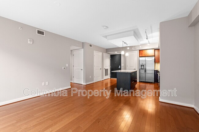 Building Photo - 1025 1st St SE