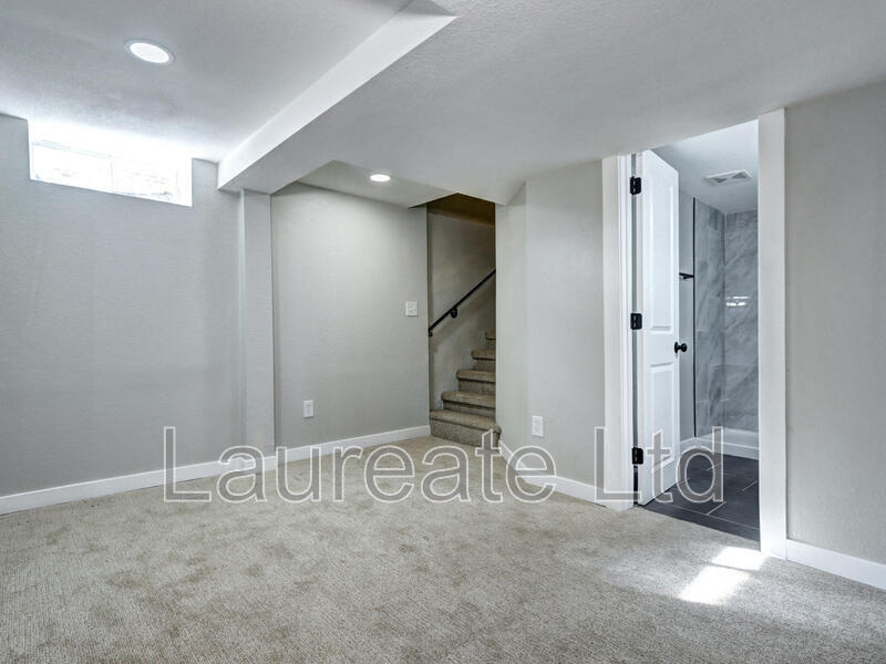 Building Photo - 3033 Leyden St