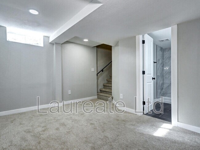 Building Photo - 3033 Leyden St