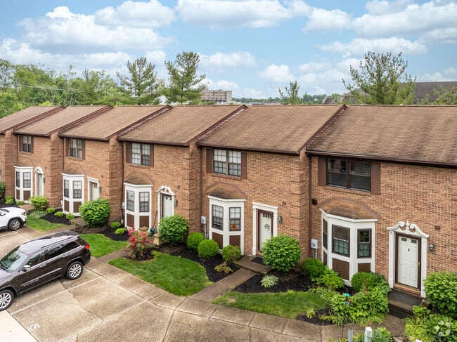 Building Photo - Creeks of Montgomery