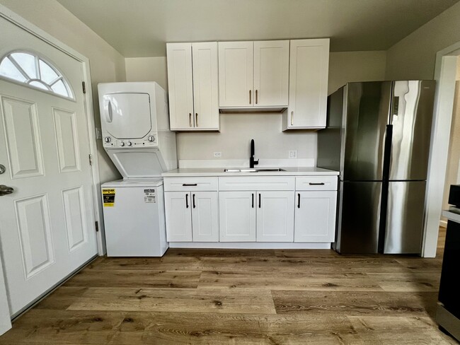 Building Photo - 3313 Clairemont Mesa Blvd