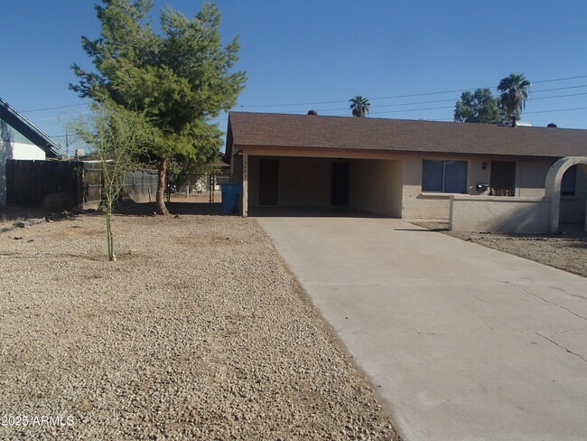 Building Photo - 13631 N 35th St