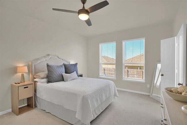 Building Photo - 6510 Teramo Ter