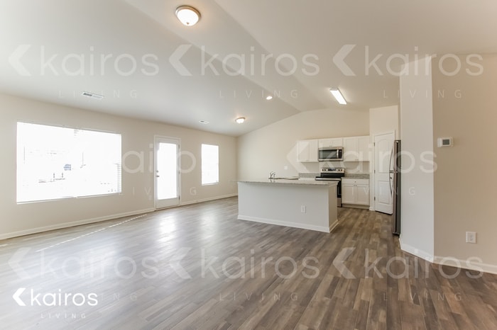 Building Photo - 1190 Silvertrace Dr