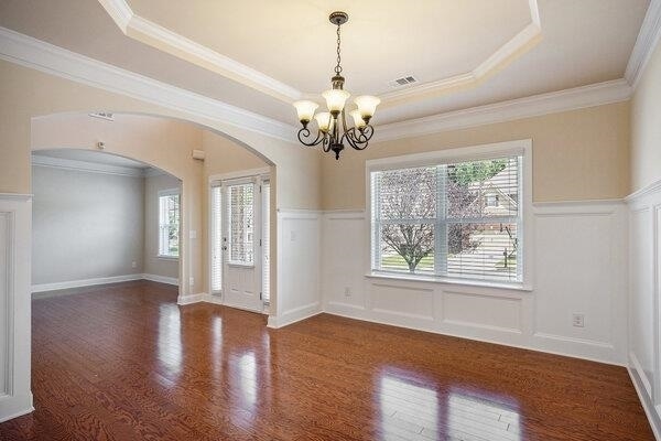 Building Photo - 2295 Manor View