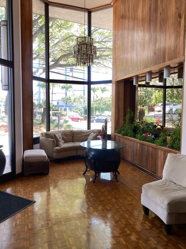 Building Photo - 2040 Nuuanu Ave