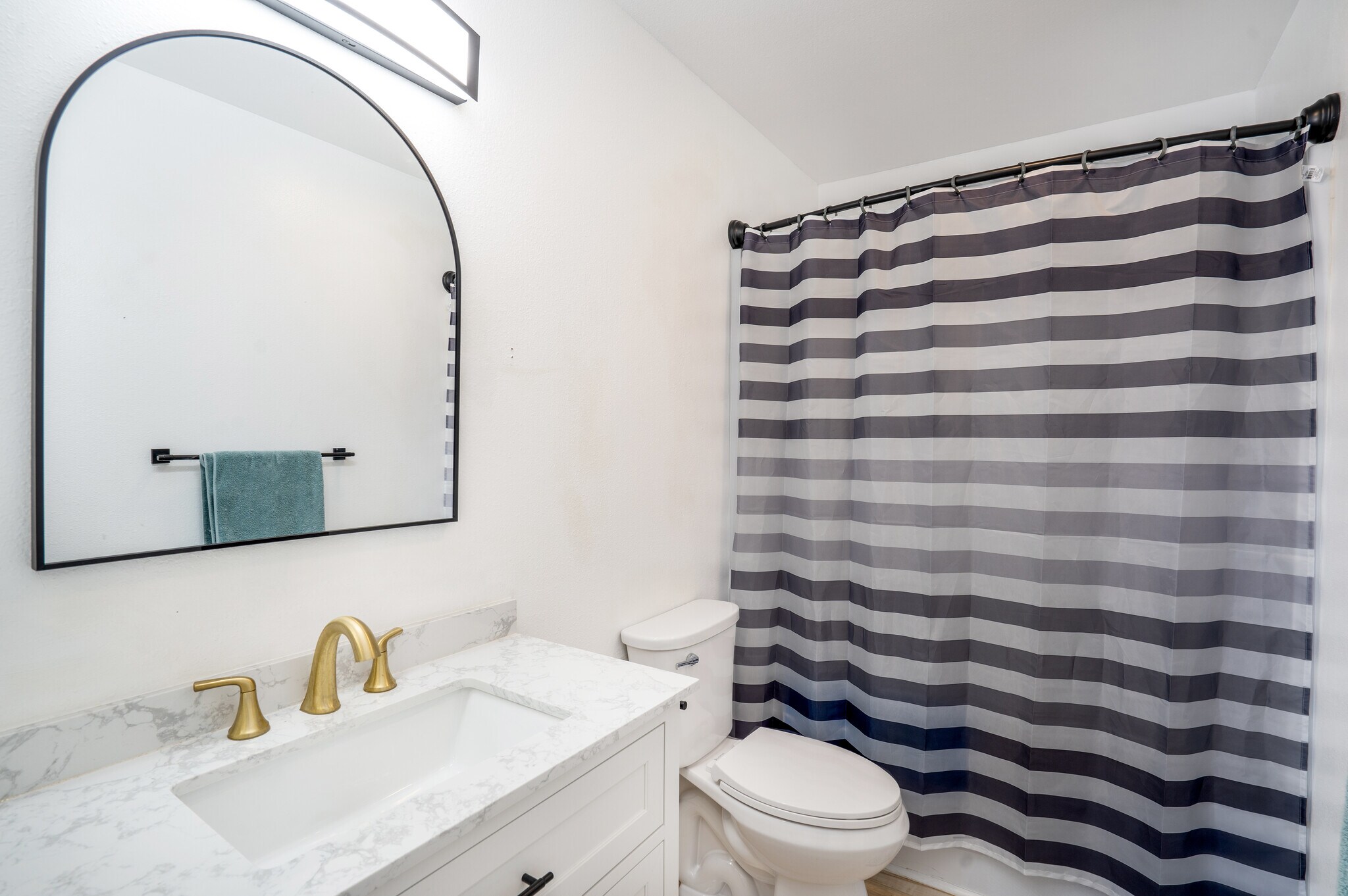 Building Photo - 3407 Del Este Way