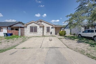 Building Photo - 1416 Rd Runner Loop