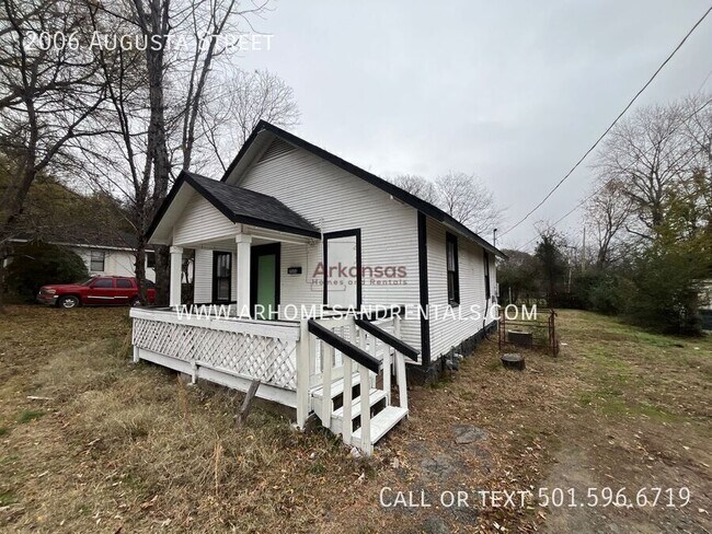 Building Photo - 2006 Augusta St