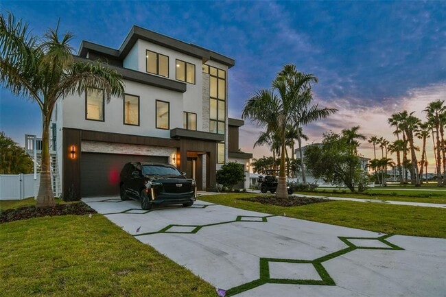 Building Photo - 3 Treasure Ln