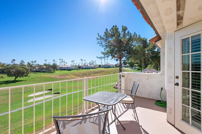 Building Photo - 260 Vista Royale Cir E