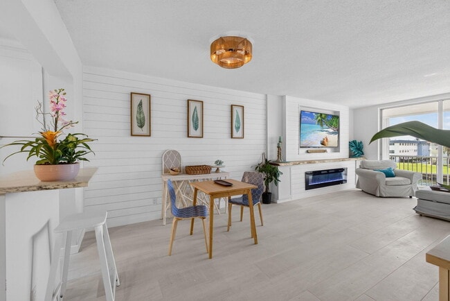Building Photo - 100 Paradise Harbour Blvd
