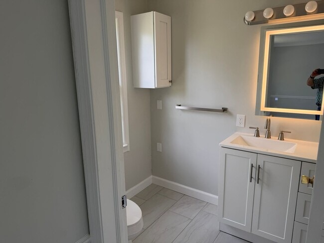 Building Photo - Lovely Home In Sought After Westmoreland Hills