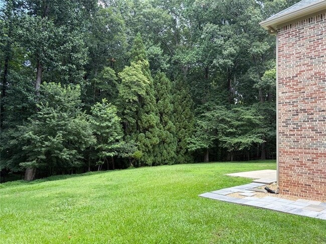 Building Photo - 96 Highgrove Dr