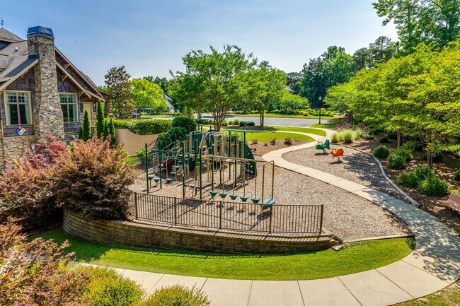 Building Photo - Spectacular 5 Bedrm, 3.5 Bath in the gated...