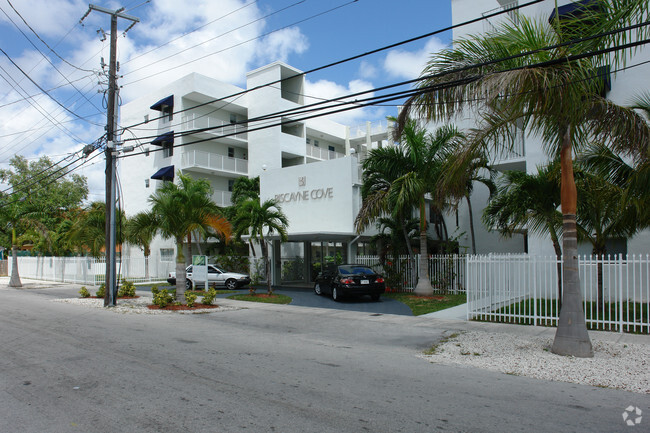 Primary Photo - Biscayne Cove