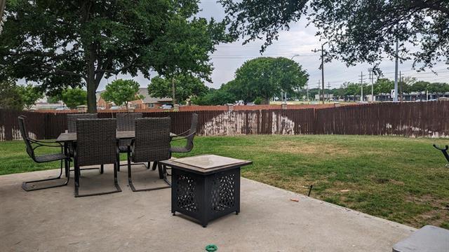 Building Photo - 1444 Mayflower Ln