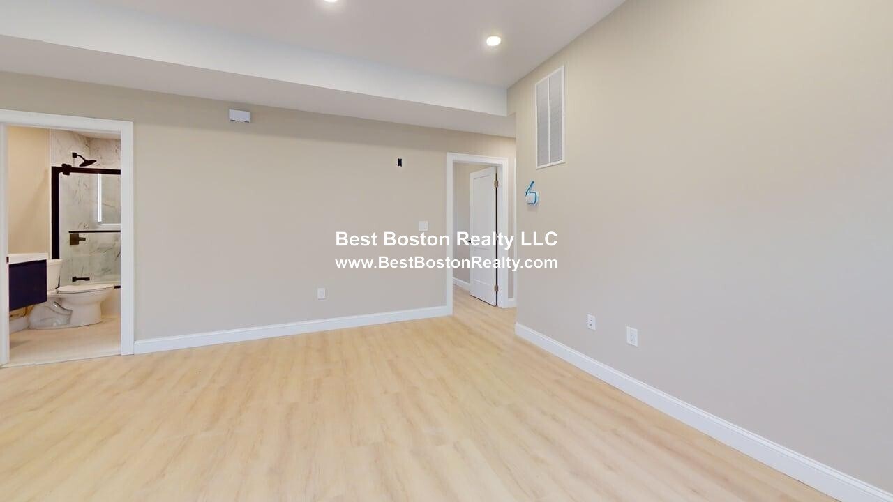 Building Photo - 231 Highland Ave