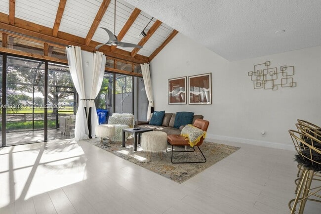 Building Photo - 1281 W Fairway Rd