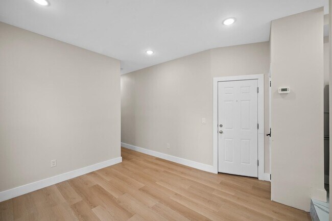 Building Photo - 450 1st St