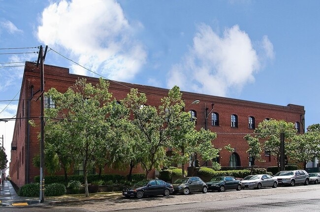 Building Photo - 701 Minnesota St