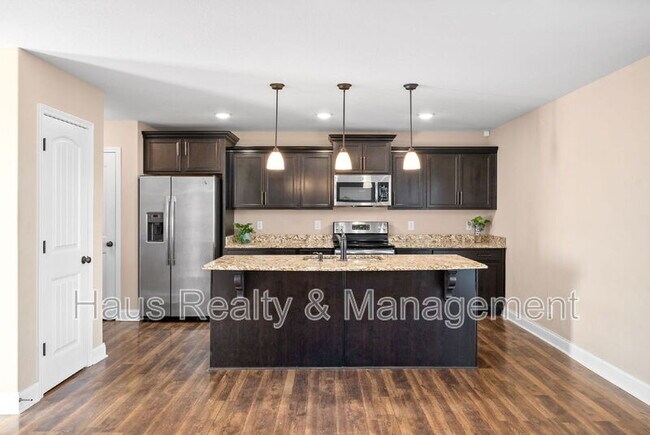 Building Photo - 112 Sycamore Hill Dr
