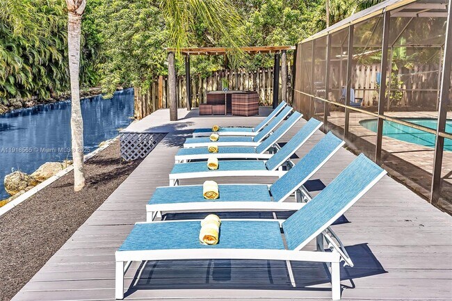 Building Photo - 2191 SW 27th Ln