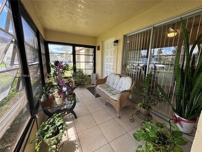 Building Photo - 5773 La Pinata Blvd