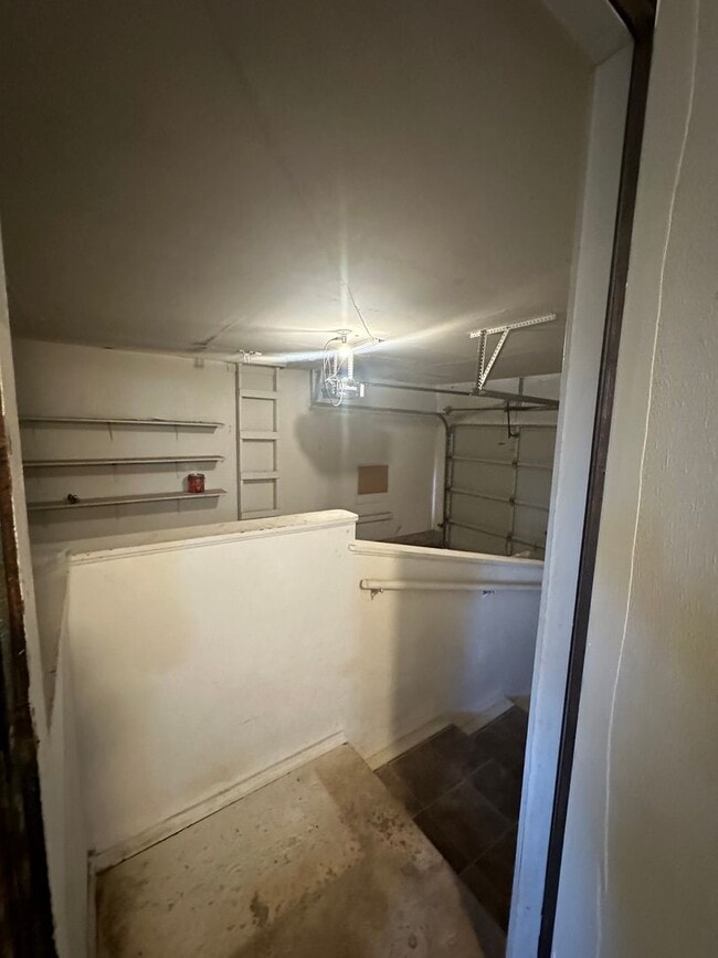 Building Photo - 109 N Choctaw Rd