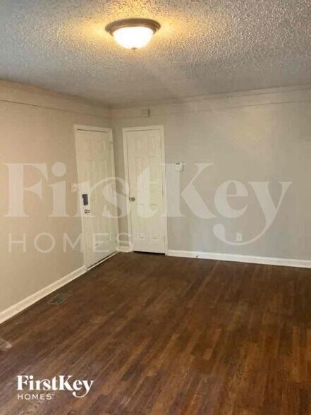 Building Photo - 817 Beechwood Ave SW