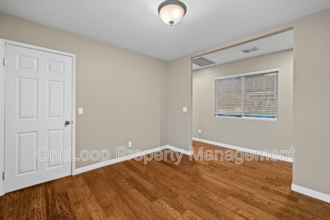 Building Photo - 8823 Los Coches Rd