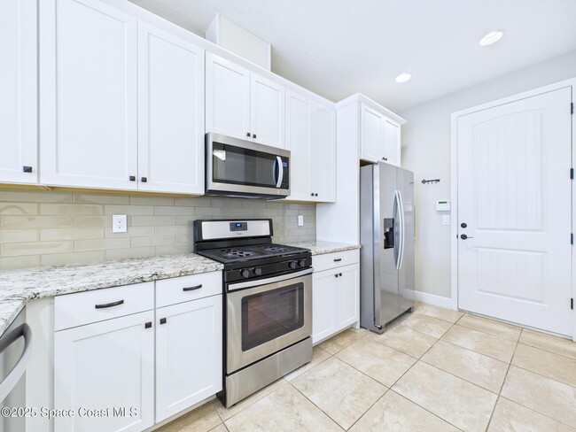 Building Photo - 2703 Trasona Dr