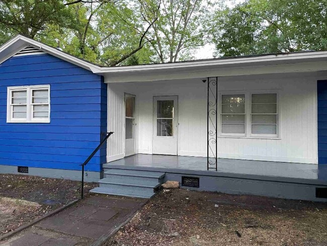 Primary Photo - 916 Northside Dr