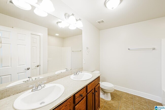 Building Photo - 4601 Nicholas Dr