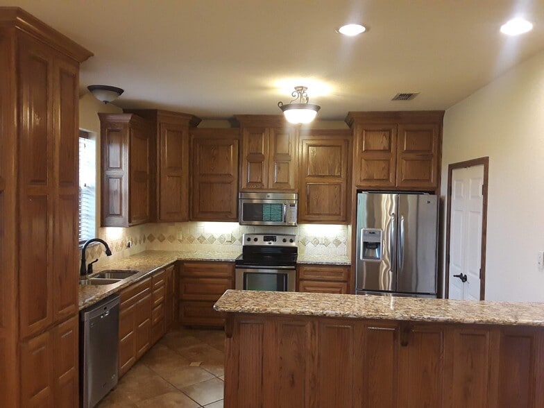 Building Photo - 1800 County Road 4817