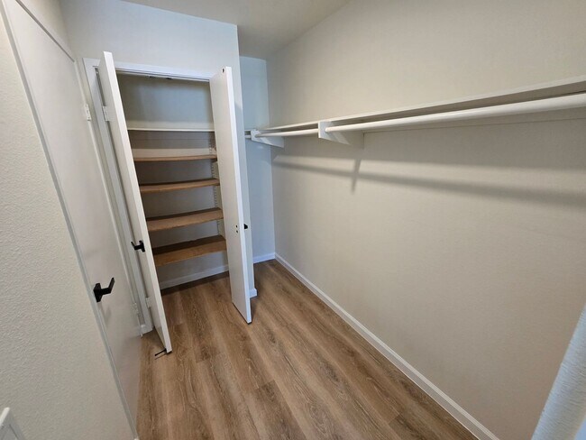 Building Photo - Beautiful la Jolla condo