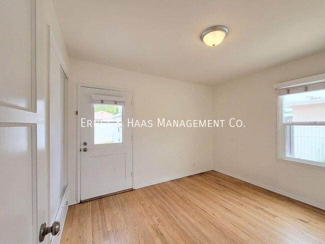 Building Photo - 3102 Ocana Ave