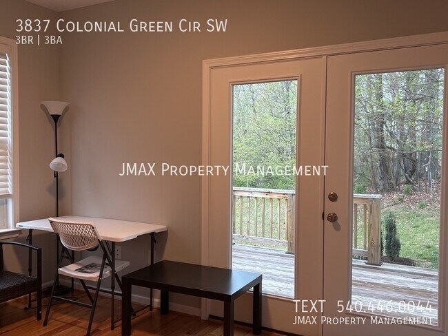 Building Photo - 3837 Colonial Green Cir SW