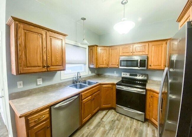 Building Photo - Italian Estates Property Management