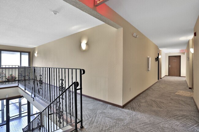 Building Photo - 6001 E Viking Blvd