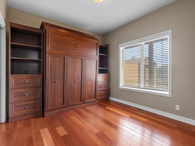 Building Photo - Fieldcreek Gem